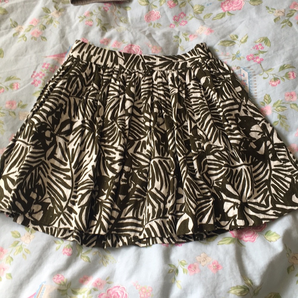 Kate Spade green and white patterned skirt